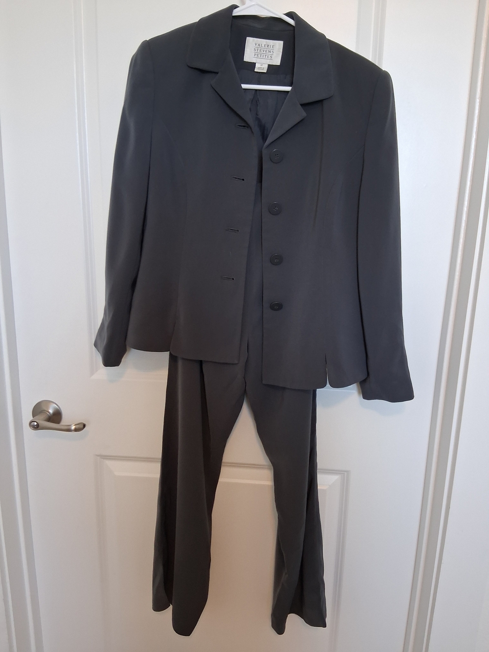 Valerie Stevens Women’s Gray Two-Piece Suit Jacket & Pants, Classic Style,Office